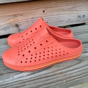 Saguaro Garden Clogs Orange Slip On Waterproof EU 41 US Mens 8 US Womens 10 Flat